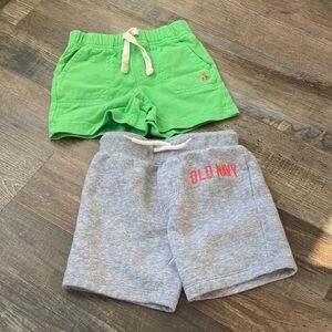 Two Pair cotton shorts Baby Gap and Old Navy grey and green size 2T